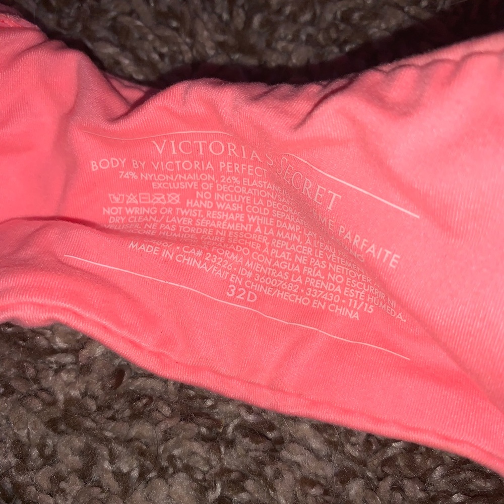 Victoria Secret Bra - Picture 2 of 2